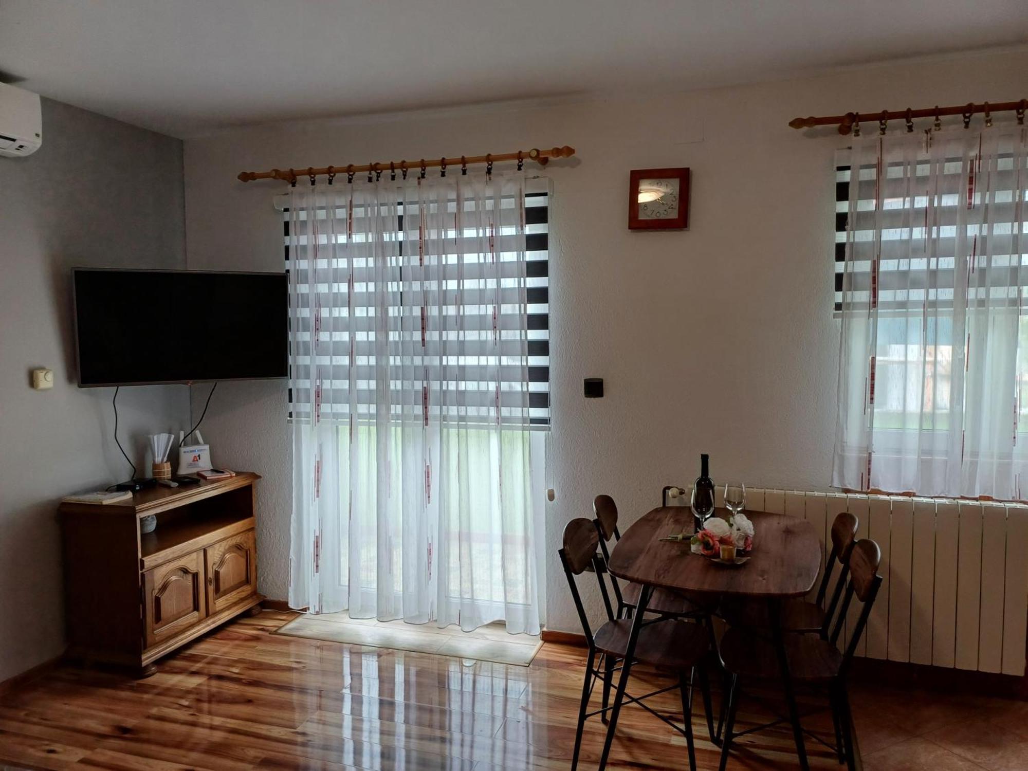 Zana Apartment *